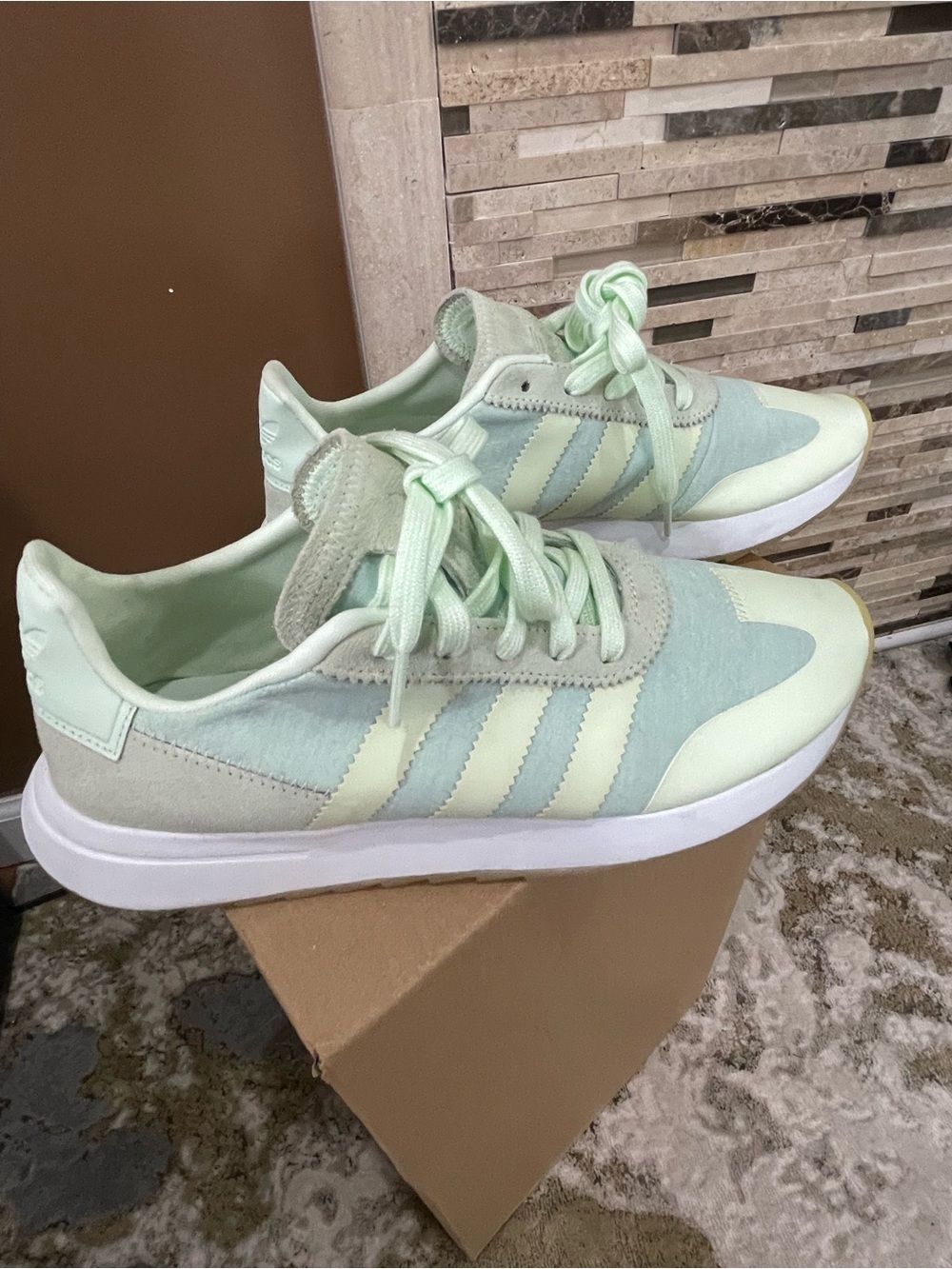 Adidas originals FLB runner women’s 9